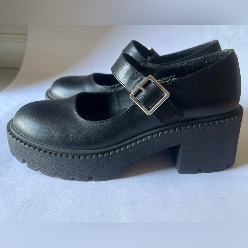 Steve Madden Thompkins Mary Jane platforms